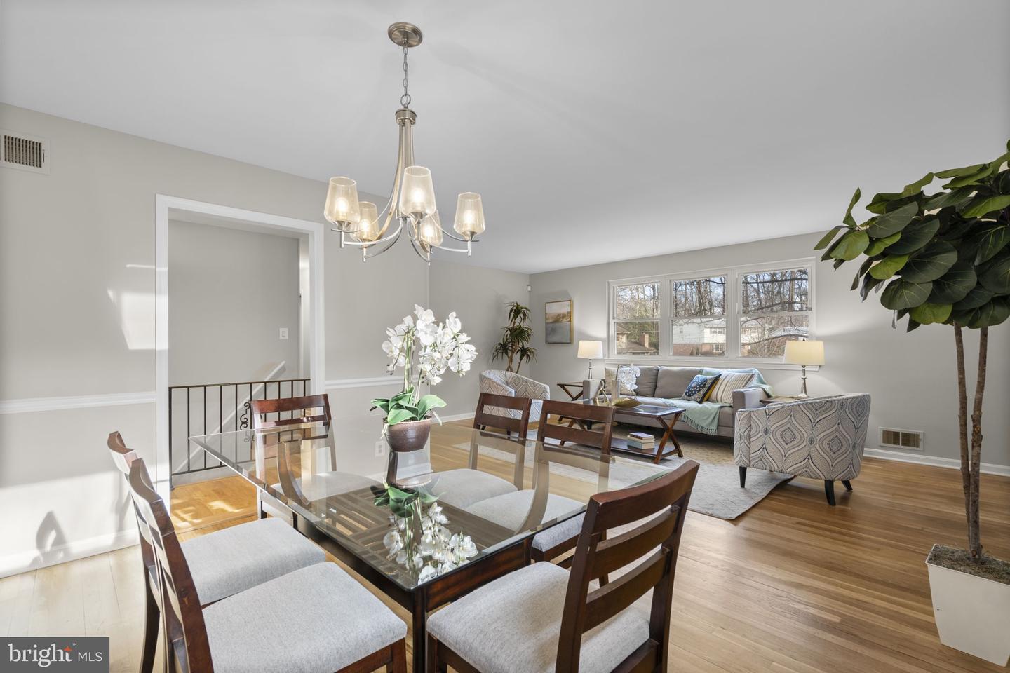 8701 CROMWELL DR, SPRINGFIELD, Virginia 22151, 3 Bedrooms Bedrooms, ,2 BathroomsBathrooms,Residential,For sale,8701 CROMWELL DR,VAFX2282206 MLS # VAFX2282206