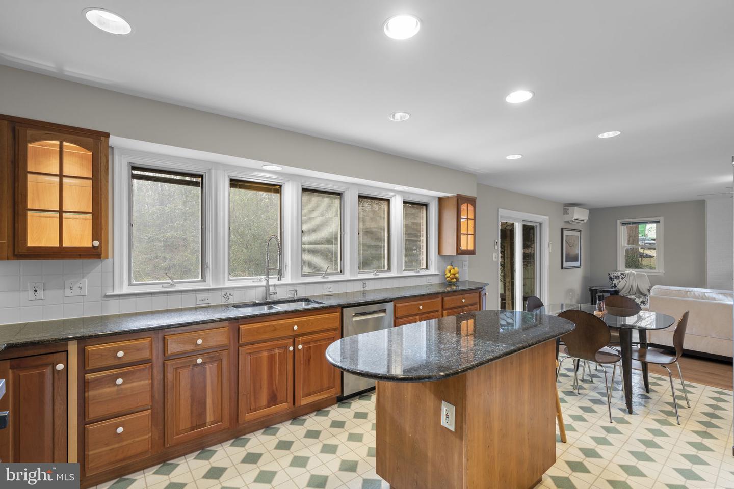 8701 CROMWELL DR, SPRINGFIELD, Virginia 22151, 3 Bedrooms Bedrooms, ,2 BathroomsBathrooms,Residential,For sale,8701 CROMWELL DR,VAFX2282206 MLS # VAFX2282206