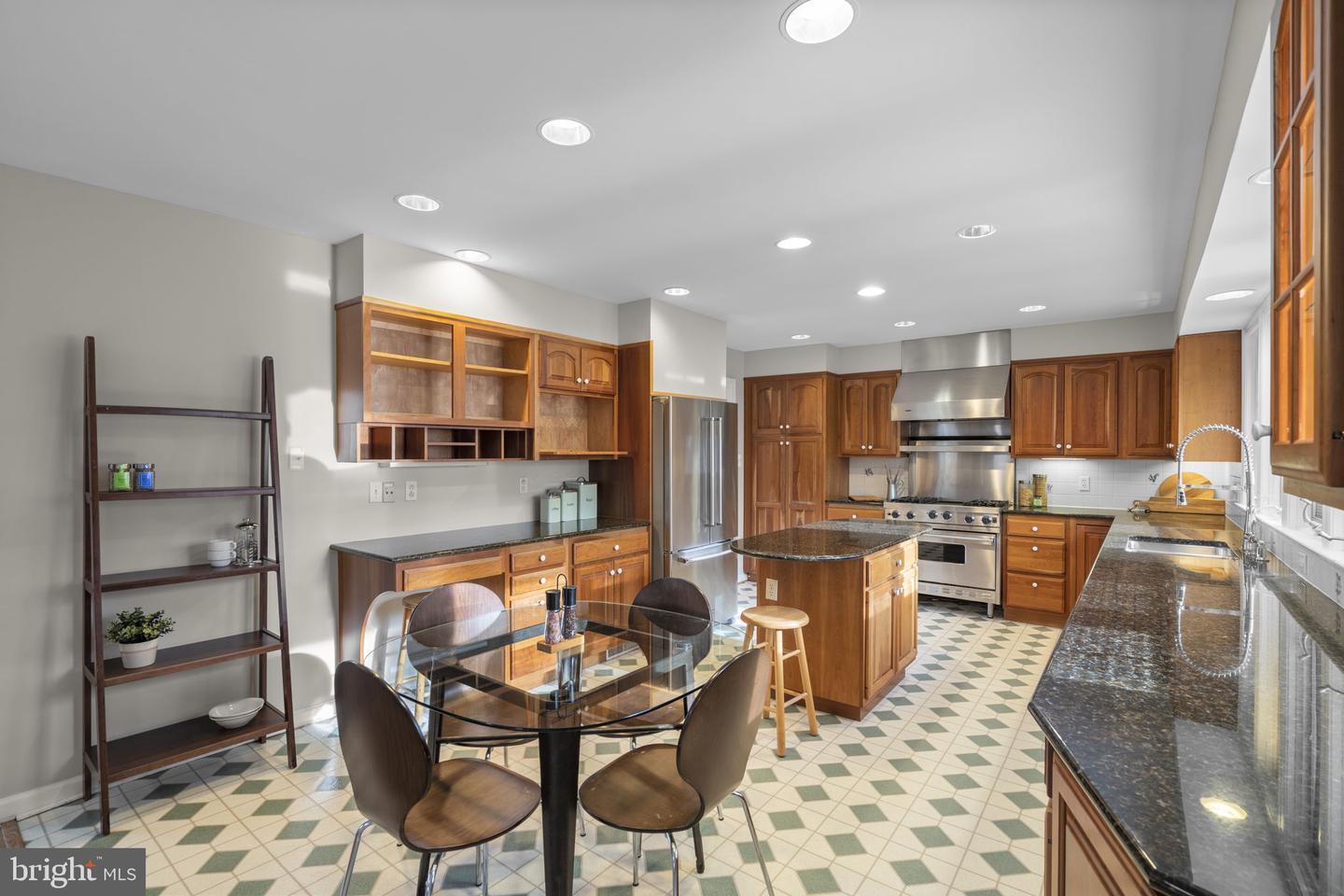 8701 CROMWELL DR, SPRINGFIELD, Virginia 22151, 3 Bedrooms Bedrooms, ,2 BathroomsBathrooms,Residential,For sale,8701 CROMWELL DR,VAFX2282206 MLS # VAFX2282206