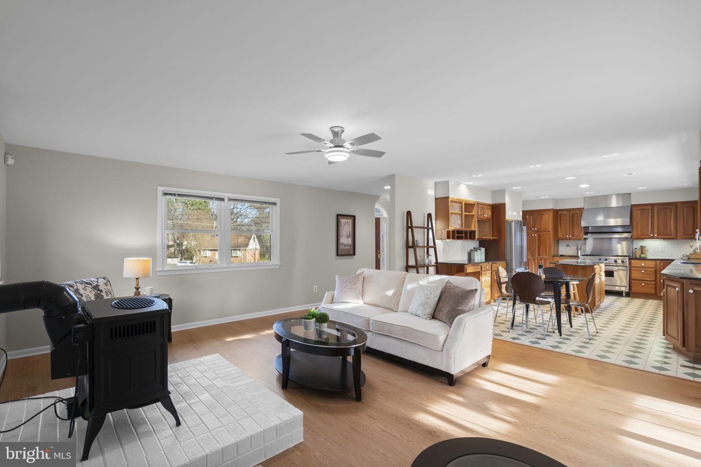 8701 CROMWELL DR, SPRINGFIELD, Virginia 22151, 3 Bedrooms Bedrooms, ,2 BathroomsBathrooms,Residential,For sale,8701 CROMWELL DR,VAFX2282206 MLS # VAFX2282206