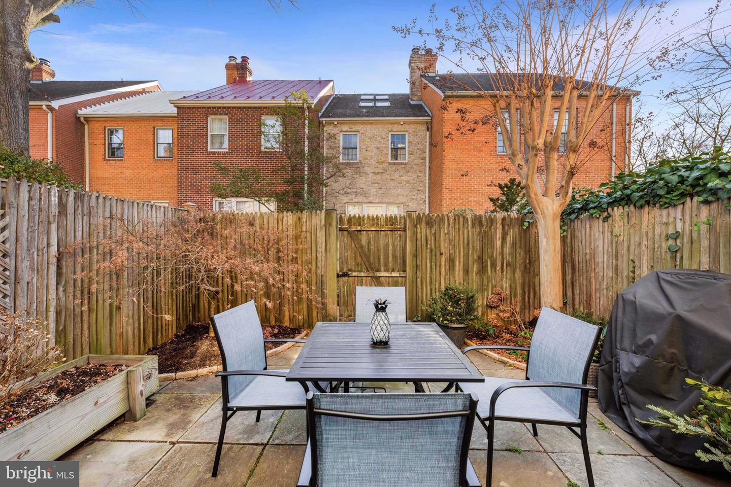 403 N FAIRFAX ST, ALEXANDRIA, Virginia 22314, 3 Bedrooms Bedrooms, ,3 BathroomsBathrooms,Residential,For sale,403 N FAIRFAX ST,VAAX2052350 MLS # VAAX2052350