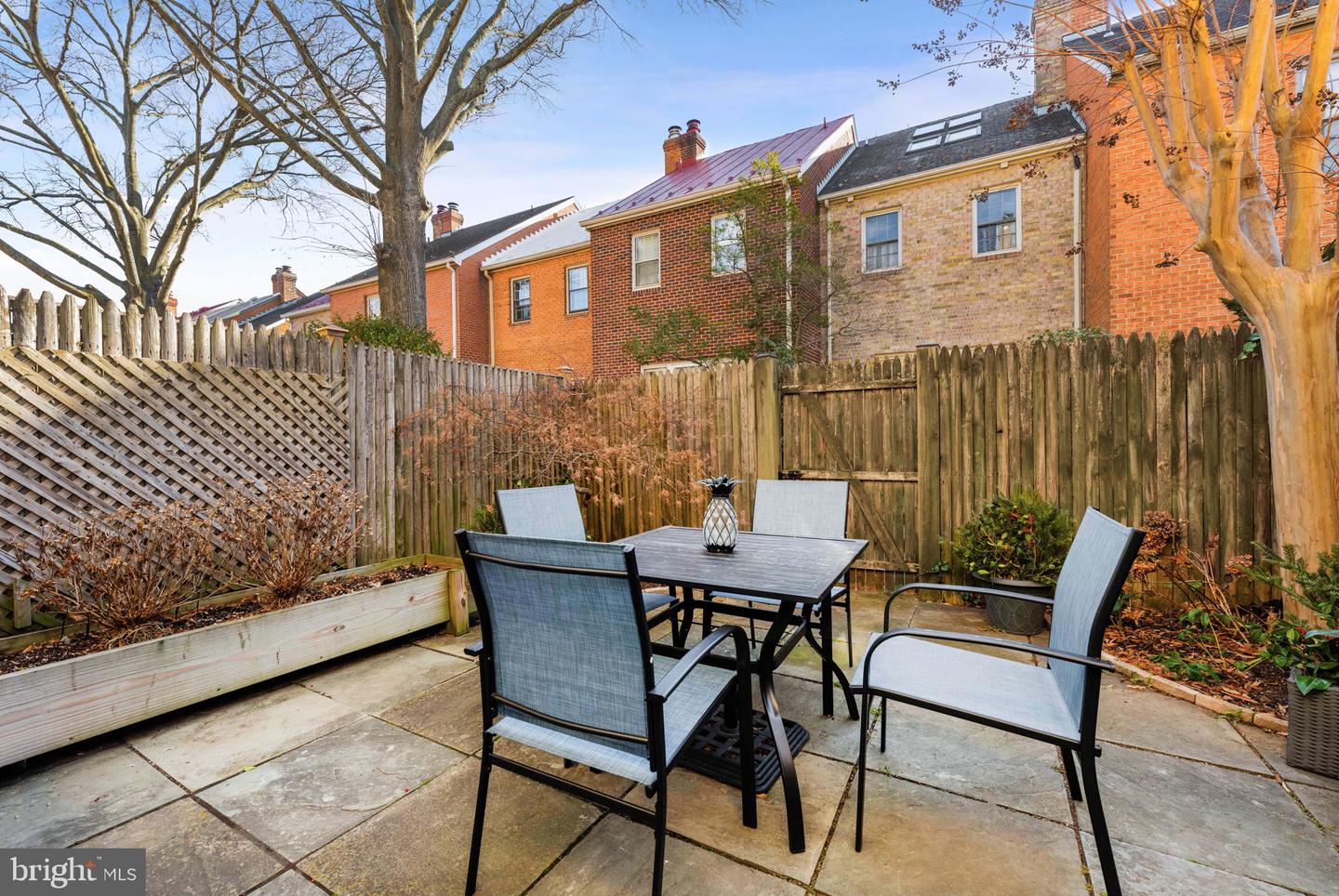 403 N FAIRFAX ST, ALEXANDRIA, Virginia 22314, 3 Bedrooms Bedrooms, ,3 BathroomsBathrooms,Residential,For sale,403 N FAIRFAX ST,VAAX2052350 MLS # VAAX2052350