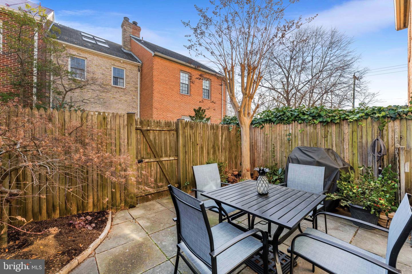 403 N FAIRFAX ST, ALEXANDRIA, Virginia 22314, 3 Bedrooms Bedrooms, ,3 BathroomsBathrooms,Residential,For sale,403 N FAIRFAX ST,VAAX2052350 MLS # VAAX2052350