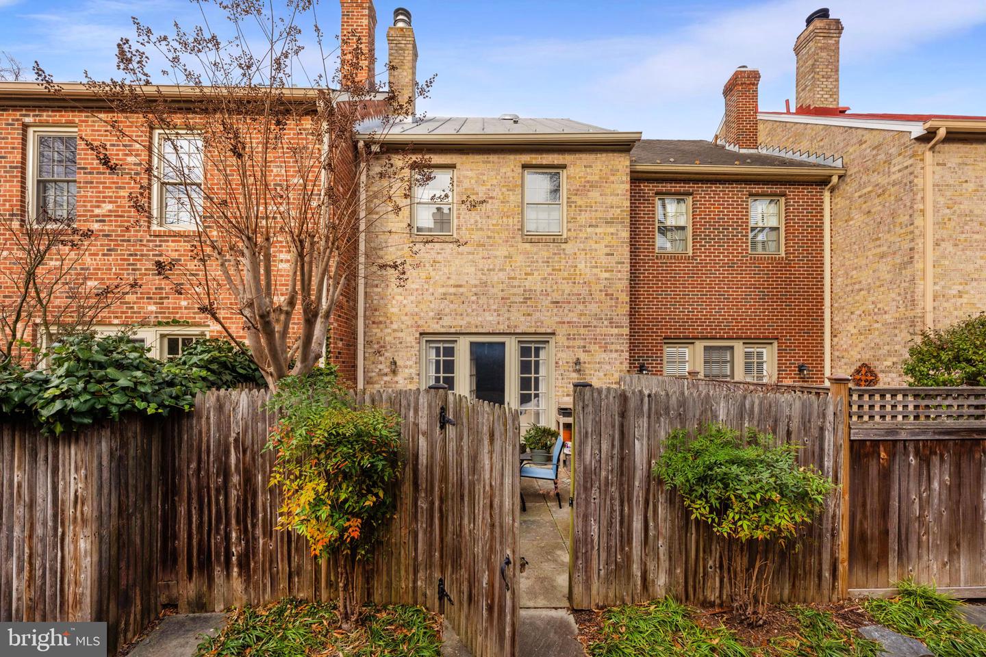 403 N FAIRFAX ST, ALEXANDRIA, Virginia 22314, 3 Bedrooms Bedrooms, ,3 BathroomsBathrooms,Residential,For sale,403 N FAIRFAX ST,VAAX2052350 MLS # VAAX2052350