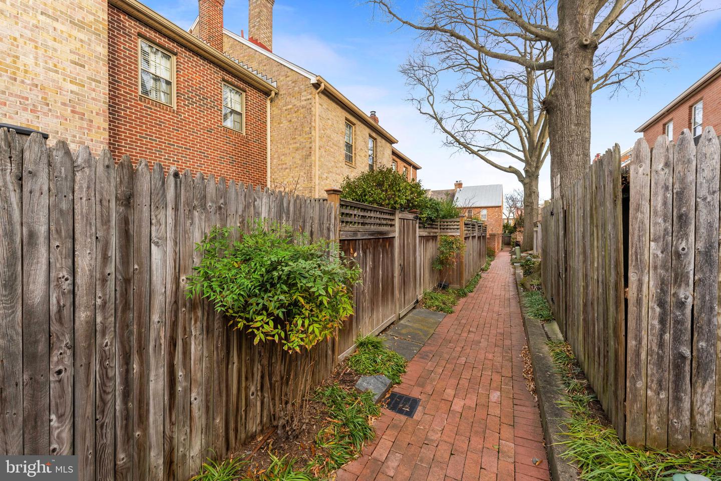 403 N FAIRFAX ST, ALEXANDRIA, Virginia 22314, 3 Bedrooms Bedrooms, ,3 BathroomsBathrooms,Residential,For sale,403 N FAIRFAX ST,VAAX2052350 MLS # VAAX2052350