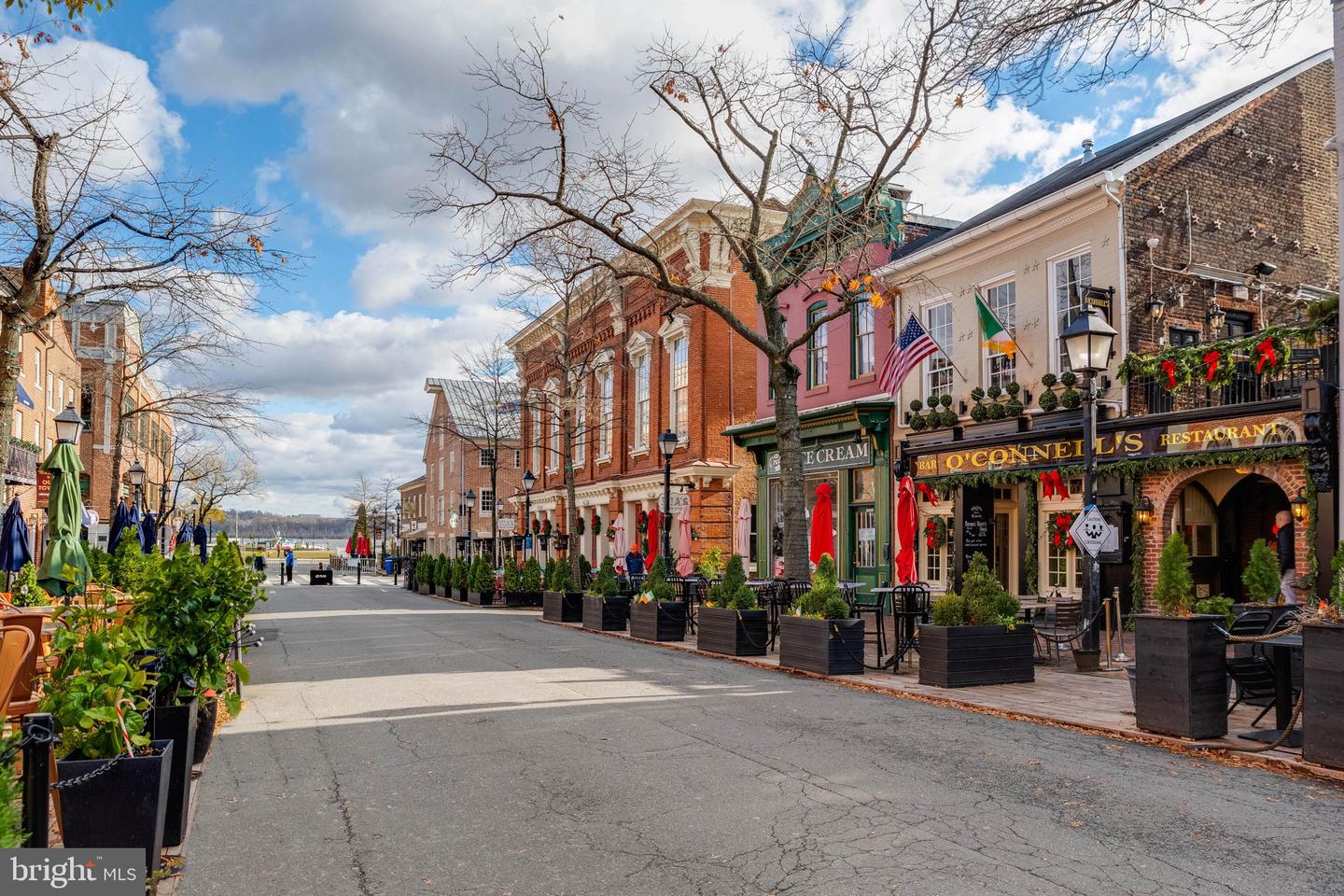 403 N FAIRFAX ST, ALEXANDRIA, Virginia 22314, 3 Bedrooms Bedrooms, ,3 BathroomsBathrooms,Residential,For sale,403 N FAIRFAX ST,VAAX2052350 MLS # VAAX2052350