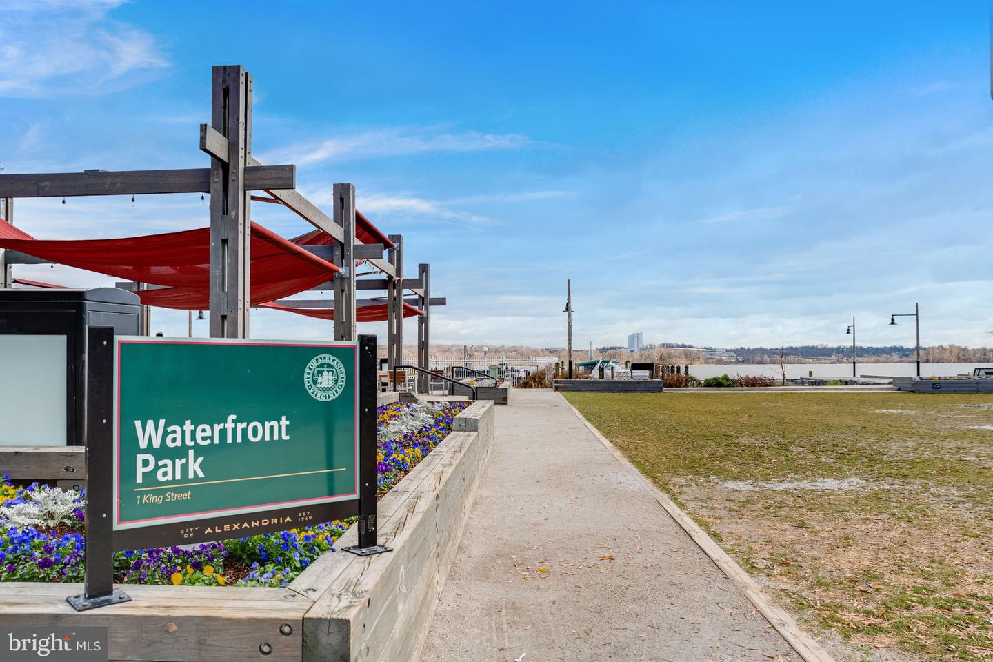 403 N FAIRFAX ST, ALEXANDRIA, Virginia 22314, 3 Bedrooms Bedrooms, ,3 BathroomsBathrooms,Residential,For sale,403 N FAIRFAX ST,VAAX2052350 MLS # VAAX2052350