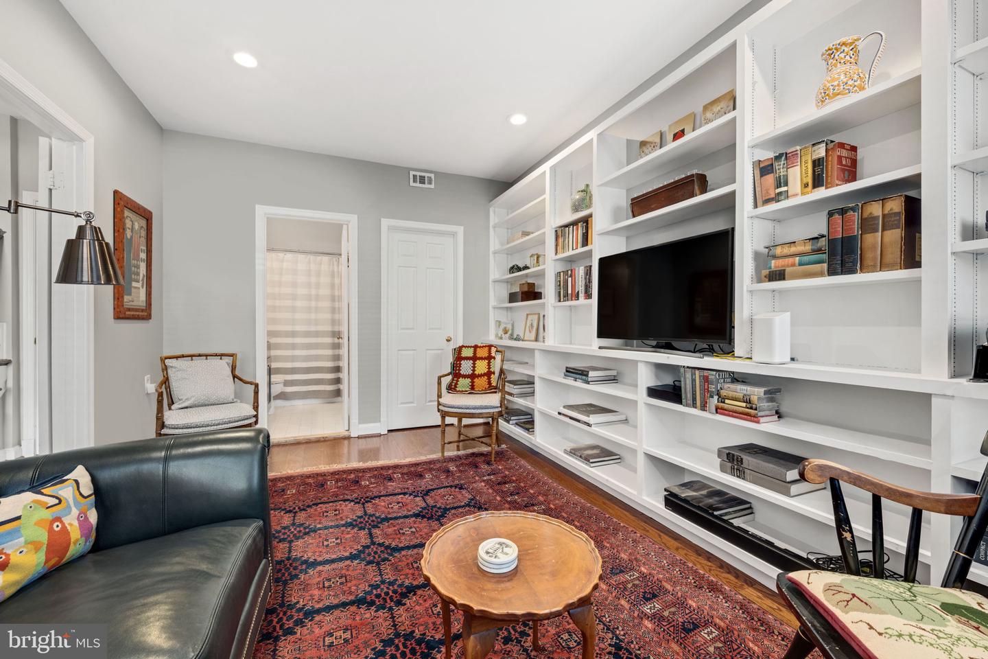 403 N FAIRFAX ST, ALEXANDRIA, Virginia 22314, 3 Bedrooms Bedrooms, ,3 BathroomsBathrooms,Residential,For sale,403 N FAIRFAX ST,VAAX2052350 MLS # VAAX2052350