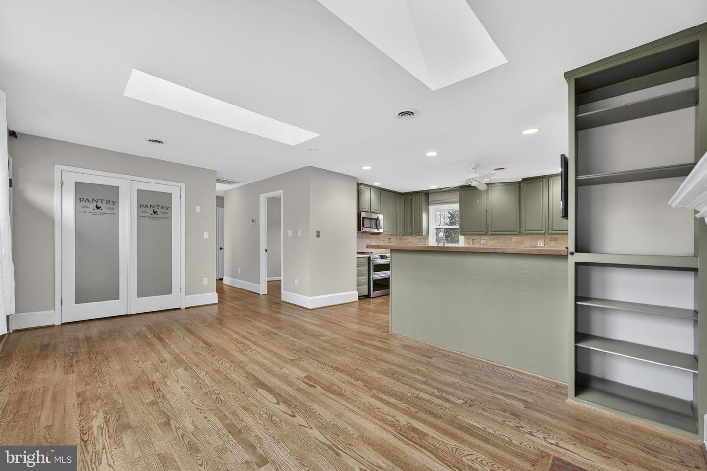 20173 BROAD RUN DR, STERLING, Virginia 20165, 3 Bedrooms Bedrooms, ,2 BathroomsBathrooms,Residential,For sale,20173 BROAD RUN DR,VALO2112274 MLS # VALO2112274