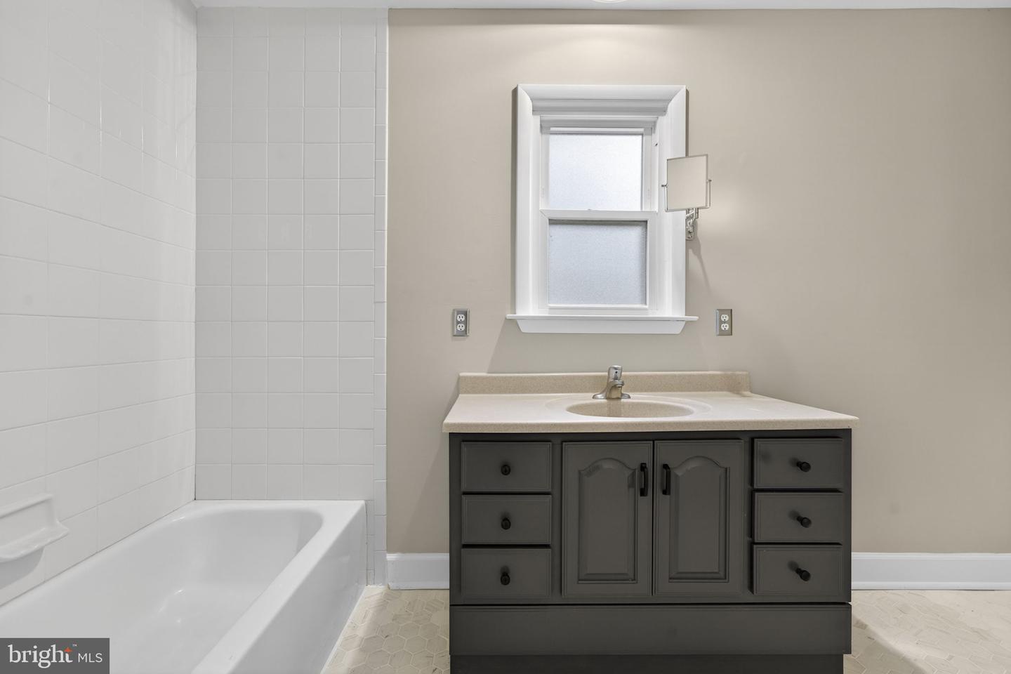 20173 BROAD RUN DR, STERLING, Virginia 20165, 3 Bedrooms Bedrooms, ,2 BathroomsBathrooms,Residential,For sale,20173 BROAD RUN DR,VALO2112274 MLS # VALO2112274