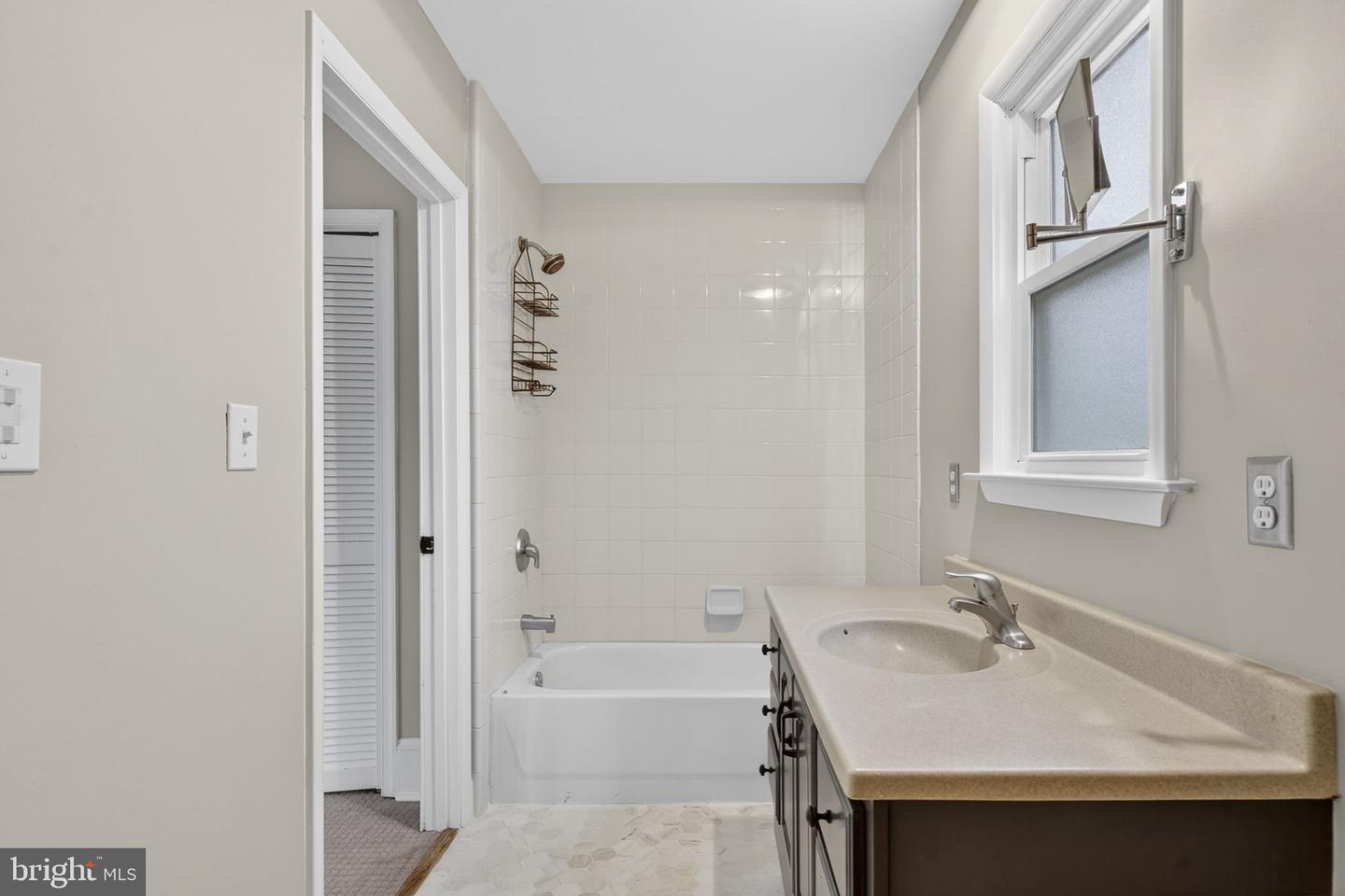 20173 BROAD RUN DR, STERLING, Virginia 20165, 3 Bedrooms Bedrooms, ,2 BathroomsBathrooms,Residential,For sale,20173 BROAD RUN DR,VALO2112274 MLS # VALO2112274