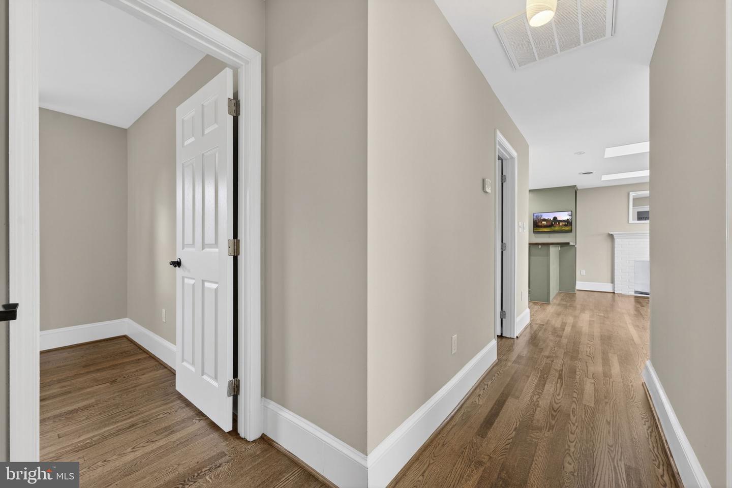 20173 BROAD RUN DR, STERLING, Virginia 20165, 3 Bedrooms Bedrooms, ,2 BathroomsBathrooms,Residential,For sale,20173 BROAD RUN DR,VALO2112274 MLS # VALO2112274