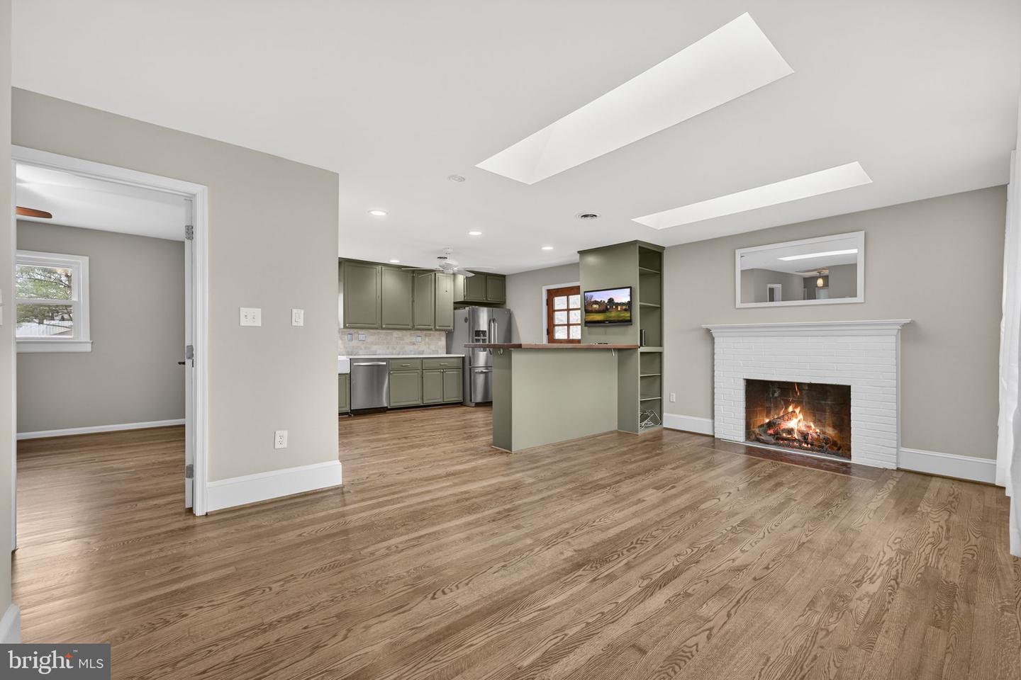 20173 BROAD RUN DR, STERLING, Virginia 20165, 3 Bedrooms Bedrooms, ,2 BathroomsBathrooms,Residential,For sale,20173 BROAD RUN DR,VALO2112274 MLS # VALO2112274