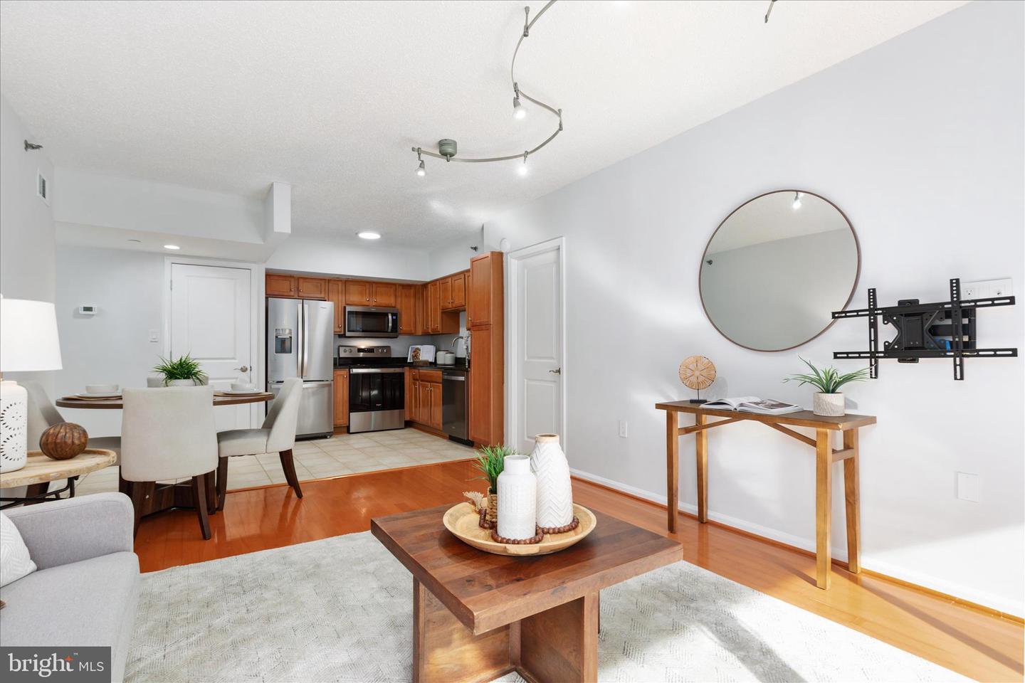 1001 N RANDOLPH ST #202, ARLINGTON, Virginia 22201, 2 Bedrooms Bedrooms, ,2 BathroomsBathrooms,Residential,For sale,1001 N RANDOLPH ST #202,VAAR2066848 MLS # VAAR2066848