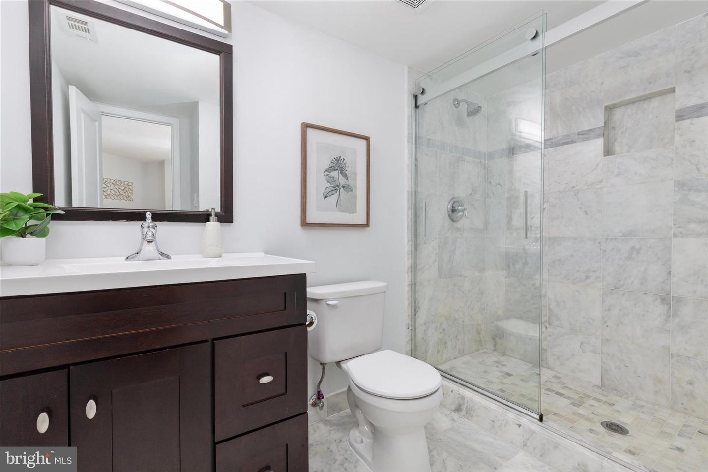 1001 N RANDOLPH ST #202, ARLINGTON, Virginia 22201, 2 Bedrooms Bedrooms, ,2 BathroomsBathrooms,Residential,For sale,1001 N RANDOLPH ST #202,VAAR2066848 MLS # VAAR2066848