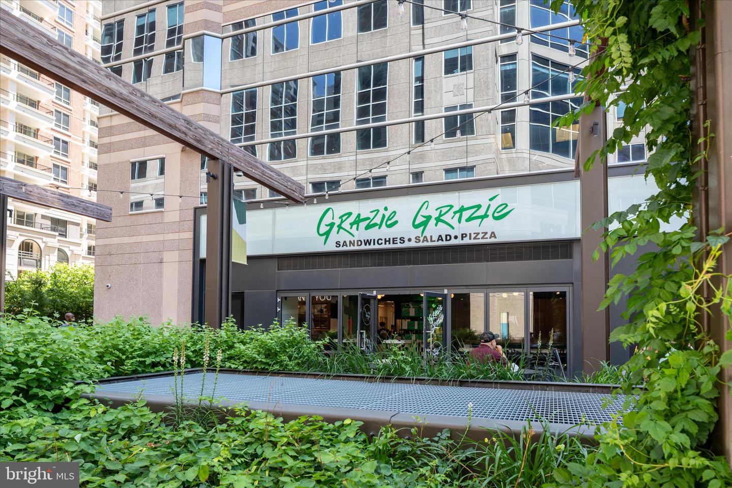 1001 N RANDOLPH ST #202, ARLINGTON, Virginia 22201, 2 Bedrooms Bedrooms, ,2 BathroomsBathrooms,Residential,For sale,1001 N RANDOLPH ST #202,VAAR2066848 MLS # VAAR2066848