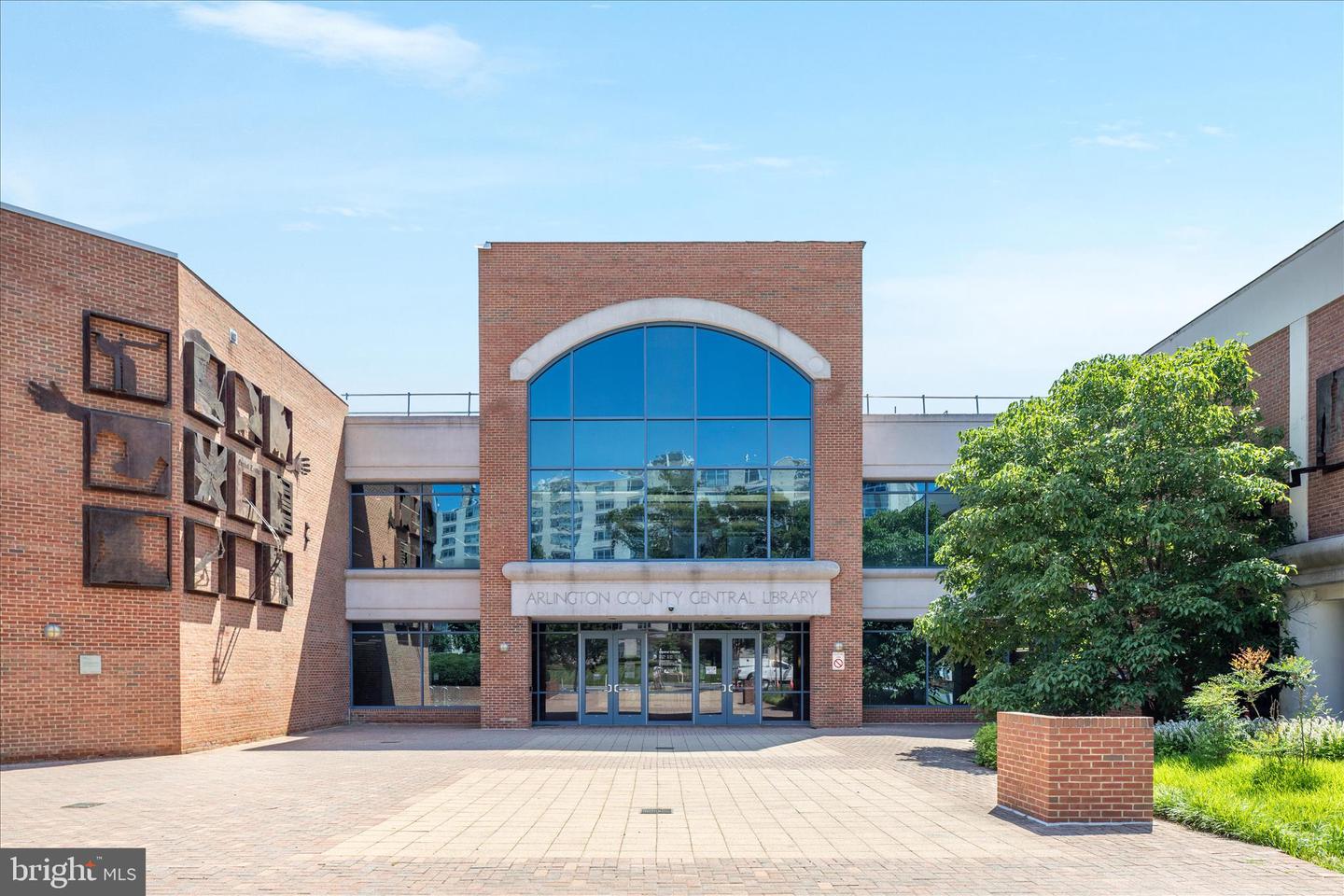 1001 N RANDOLPH ST #202, ARLINGTON, Virginia 22201, 2 Bedrooms Bedrooms, ,2 BathroomsBathrooms,Residential,For sale,1001 N RANDOLPH ST #202,VAAR2066848 MLS # VAAR2066848