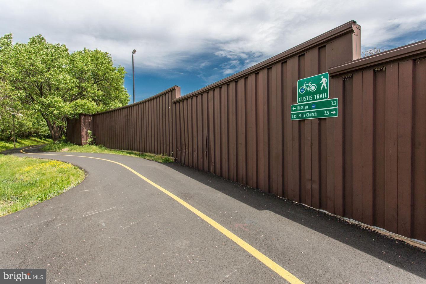 1001 N RANDOLPH ST #202, ARLINGTON, Virginia 22201, 2 Bedrooms Bedrooms, ,2 BathroomsBathrooms,Residential,For sale,1001 N RANDOLPH ST #202,VAAR2066848 MLS # VAAR2066848