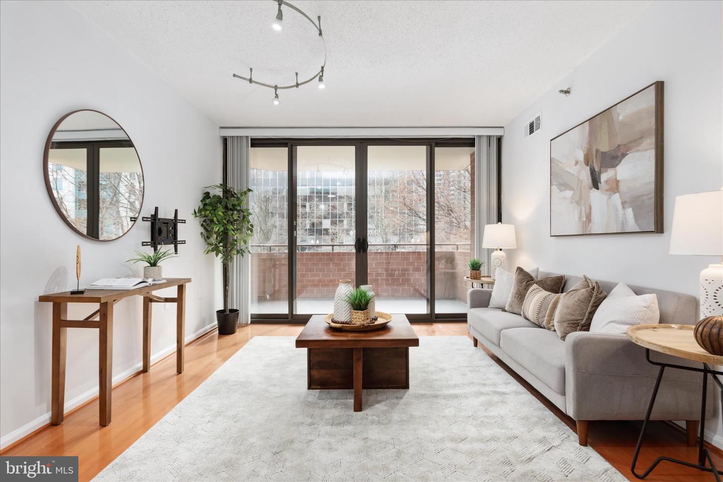 1001 N RANDOLPH ST #202, ARLINGTON, Virginia 22201, 2 Bedrooms Bedrooms, ,2 BathroomsBathrooms,Residential,For sale,1001 N RANDOLPH ST #202,VAAR2066848 MLS # VAAR2066848