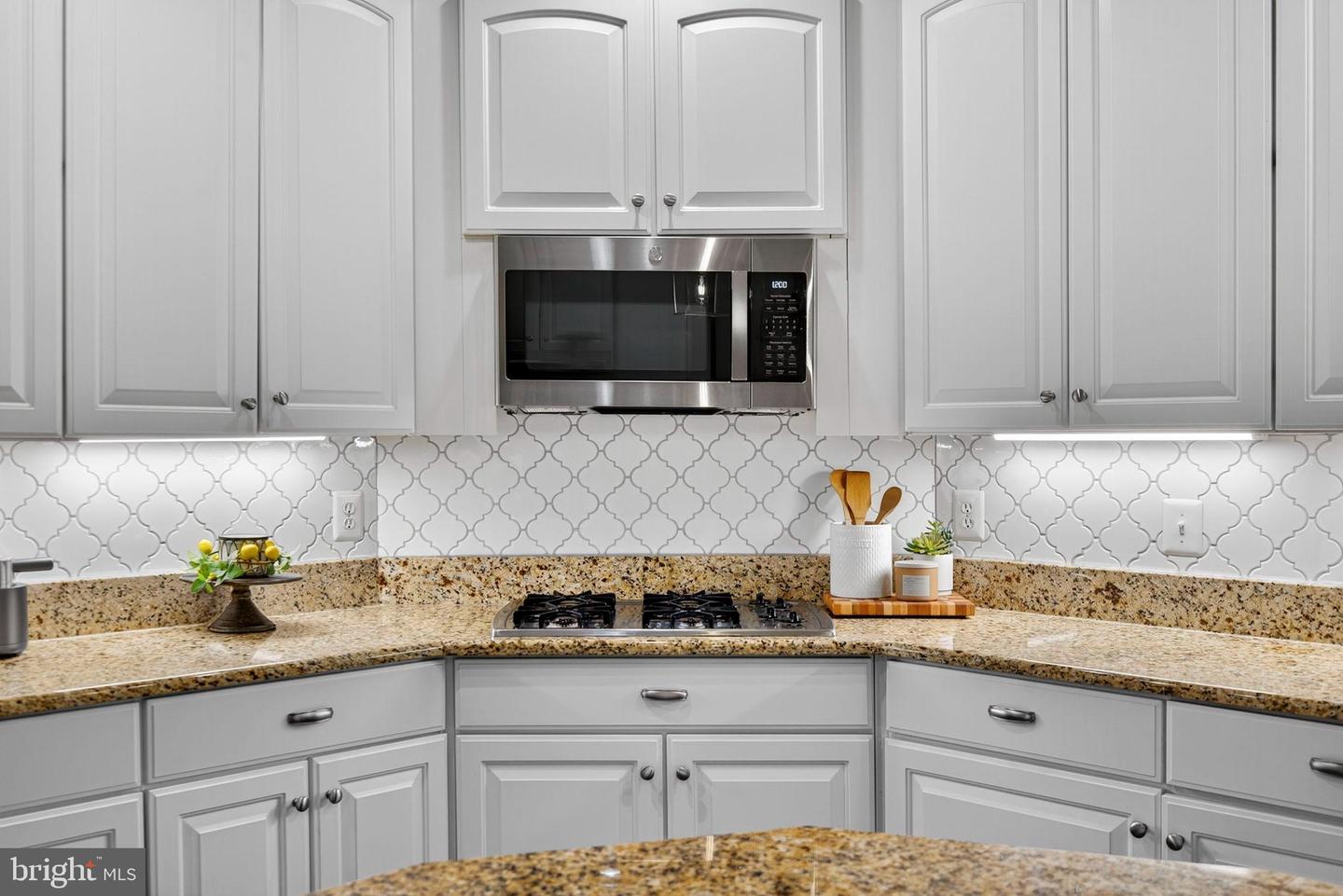 40734 LENAH RUN CIR, ALDIE, Virginia 20105, 5 Bedrooms Bedrooms, 26 Rooms Rooms,4 BathroomsBathrooms,Residential,For sale,40734 LENAH RUN CIR,VALO2112334 MLS # VALO2112334