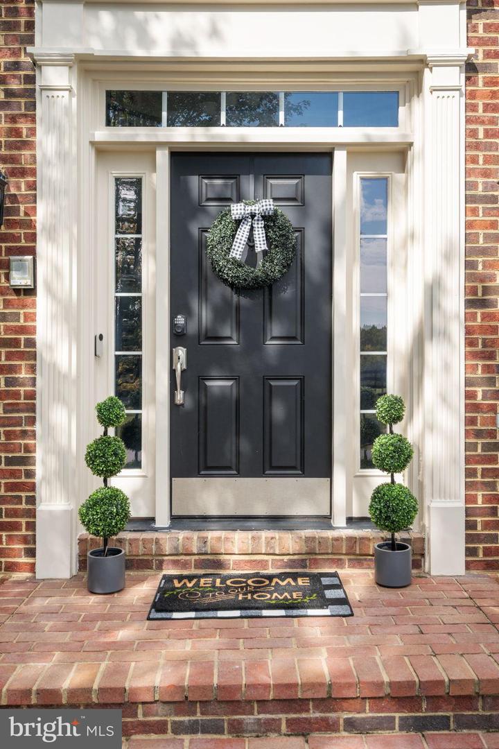 40734 LENAH RUN CIR, ALDIE, Virginia 20105, 5 Bedrooms Bedrooms, 26 Rooms Rooms,4 BathroomsBathrooms,Residential,For sale,40734 LENAH RUN CIR,VALO2112334 MLS # VALO2112334