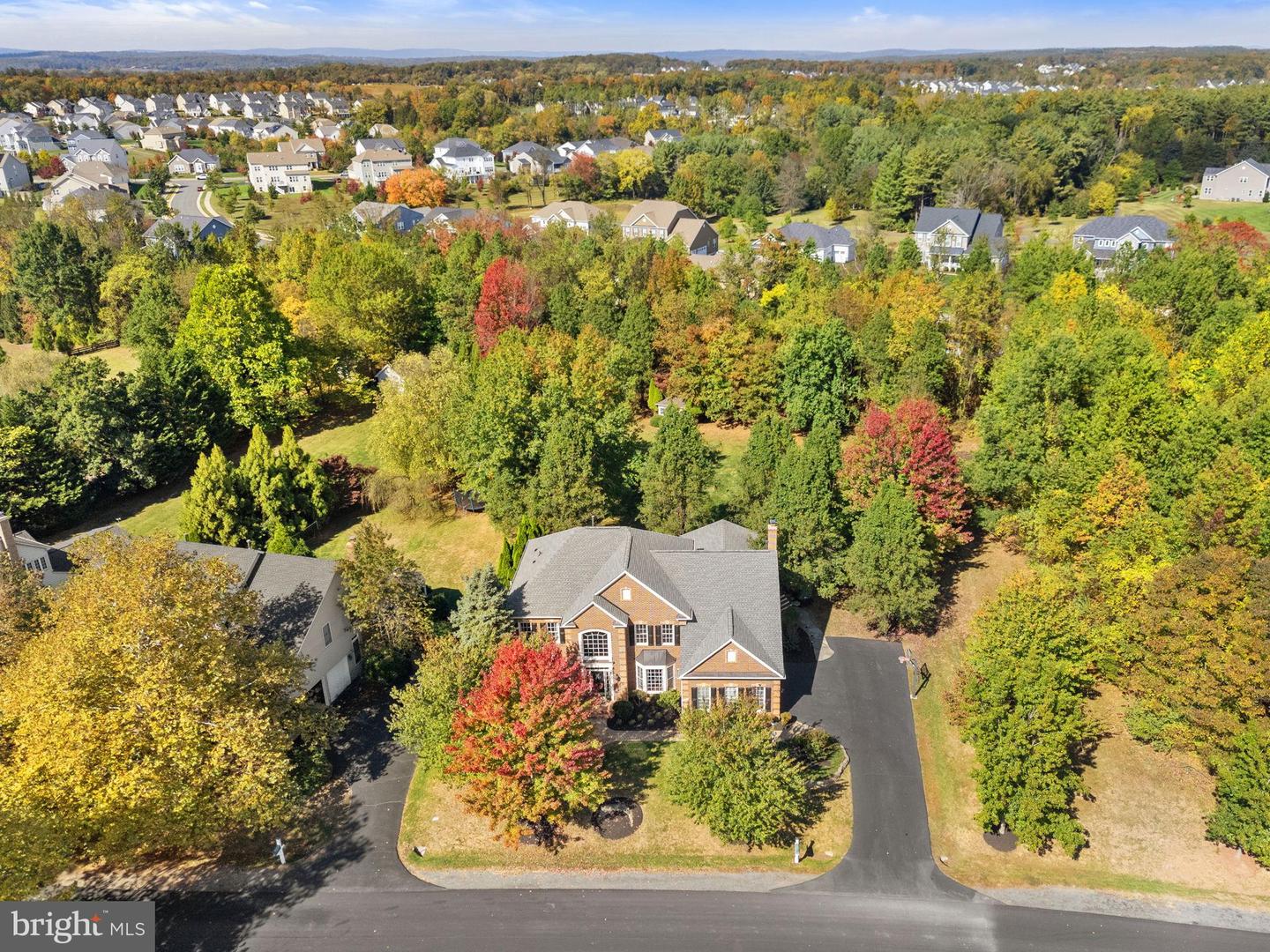 40734 LENAH RUN CIR, ALDIE, Virginia 20105, 5 Bedrooms Bedrooms, 26 Rooms Rooms,4 BathroomsBathrooms,Residential,For sale,40734 LENAH RUN CIR,VALO2112334 MLS # VALO2112334