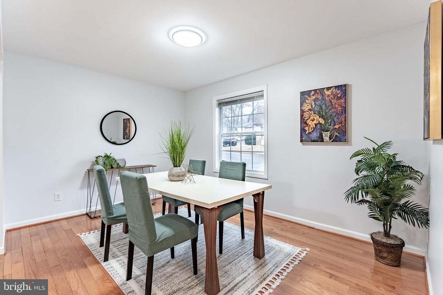 6020 FORREST HOLLOW LN, SPRINGFIELD, Virginia 22152, 3 Bedrooms Bedrooms, ,2 BathroomsBathrooms,Residential,For sale,6020 FORREST HOLLOW LN,VAFX2282704 MLS # VAFX2282704