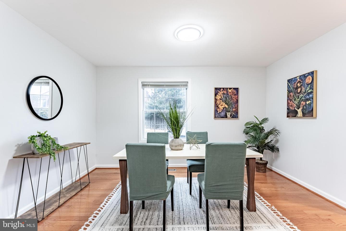 6020 FORREST HOLLOW LN, SPRINGFIELD, Virginia 22152, 3 Bedrooms Bedrooms, ,2 BathroomsBathrooms,Residential,For sale,6020 FORREST HOLLOW LN,VAFX2282704 MLS # VAFX2282704