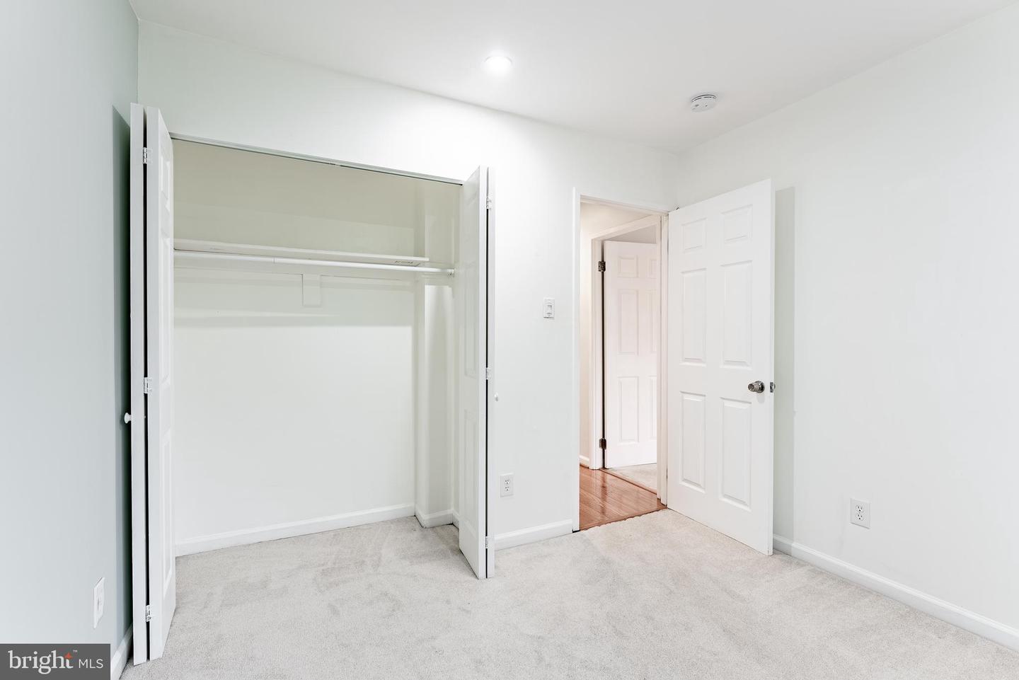 6020 FORREST HOLLOW LN, SPRINGFIELD, Virginia 22152, 3 Bedrooms Bedrooms, ,2 BathroomsBathrooms,Residential,For sale,6020 FORREST HOLLOW LN,VAFX2282704 MLS # VAFX2282704