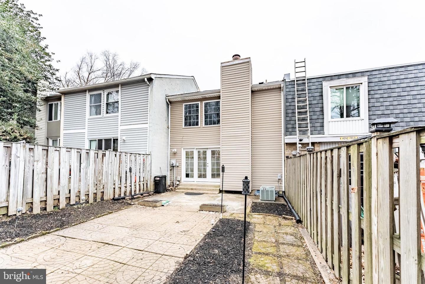 6020 FORREST HOLLOW LN, SPRINGFIELD, Virginia 22152, 3 Bedrooms Bedrooms, ,2 BathroomsBathrooms,Residential,For sale,6020 FORREST HOLLOW LN,VAFX2282704 MLS # VAFX2282704