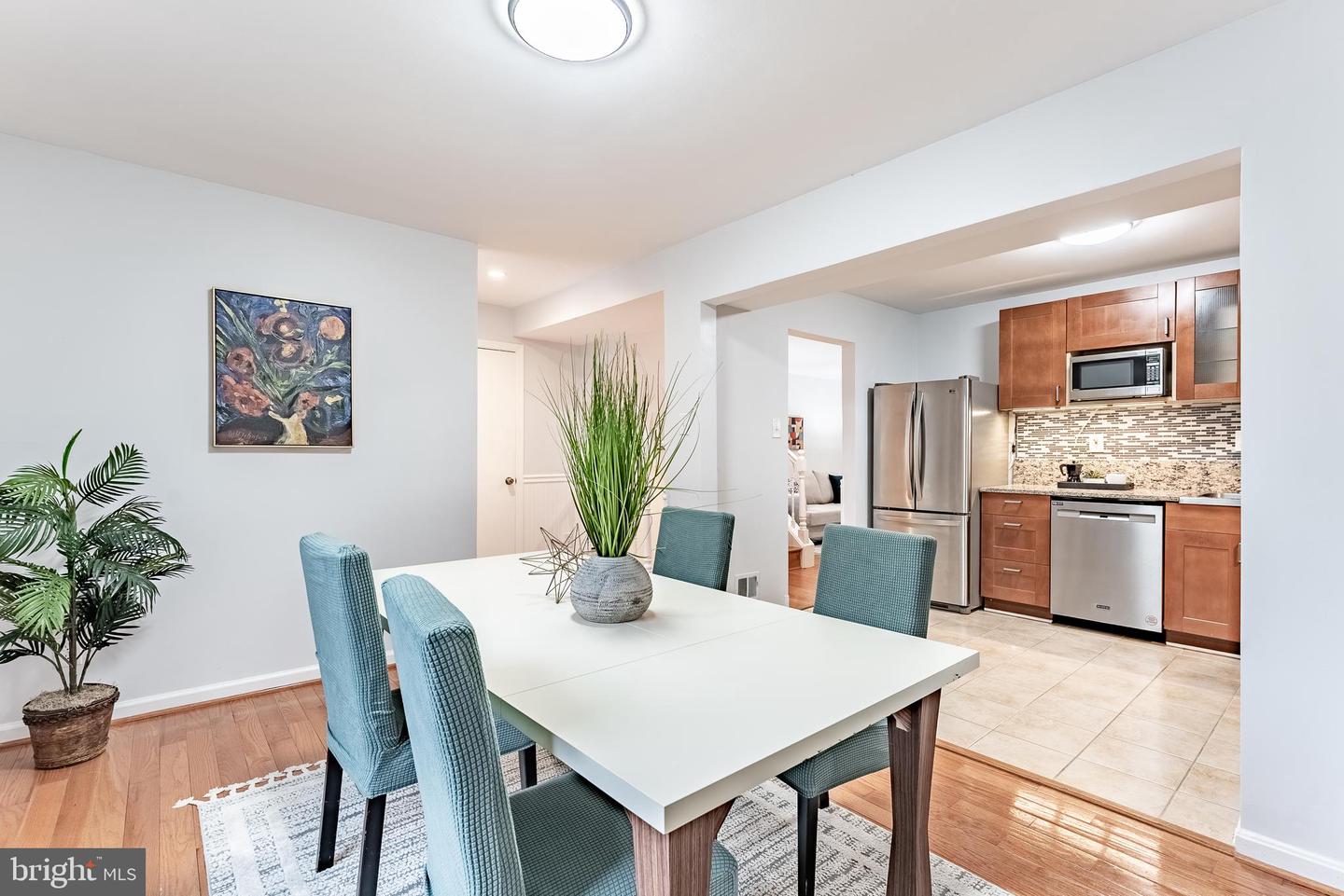 6020 FORREST HOLLOW LN, SPRINGFIELD, Virginia 22152, 3 Bedrooms Bedrooms, ,2 BathroomsBathrooms,Residential,For sale,6020 FORREST HOLLOW LN,VAFX2282704 MLS # VAFX2282704