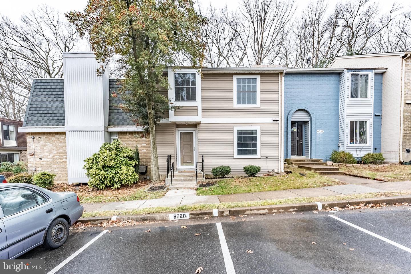 6020 FORREST HOLLOW LN, SPRINGFIELD, Virginia 22152, 3 Bedrooms Bedrooms, ,2 BathroomsBathrooms,Residential,For sale,6020 FORREST HOLLOW LN,VAFX2282704 MLS # VAFX2282704