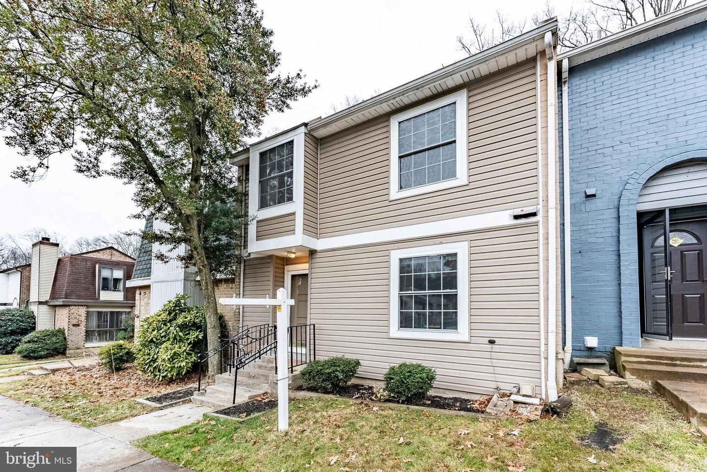 6020 FORREST HOLLOW LN, SPRINGFIELD, Virginia 22152, 3 Bedrooms Bedrooms, ,2 BathroomsBathrooms,Residential,For sale,6020 FORREST HOLLOW LN,VAFX2282704 MLS # VAFX2282704