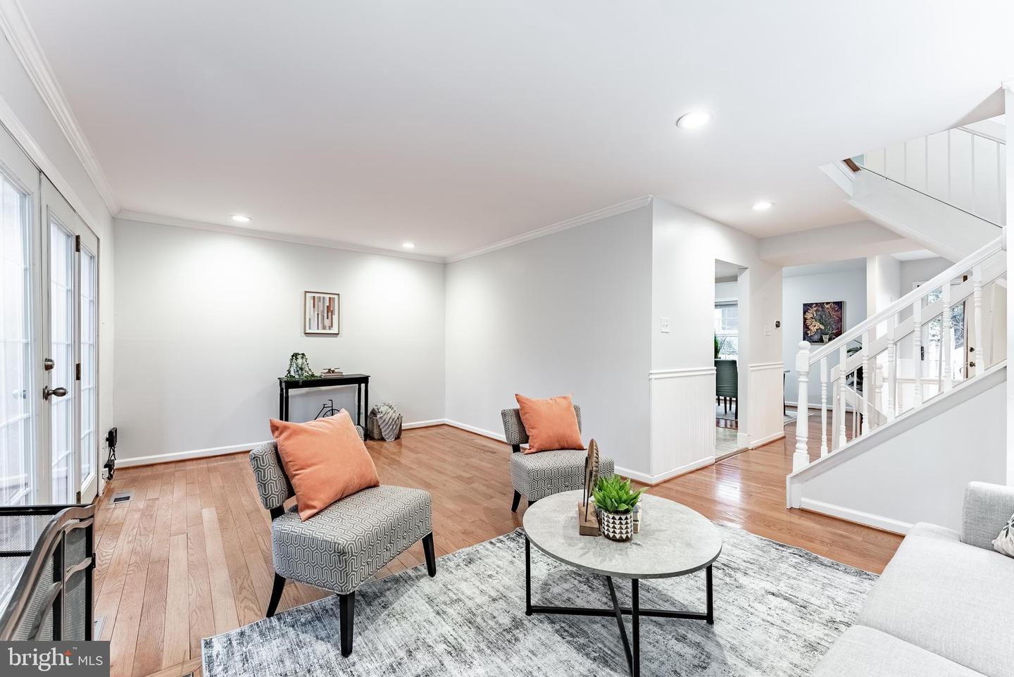 6020 FORREST HOLLOW LN, SPRINGFIELD, Virginia 22152, 3 Bedrooms Bedrooms, ,2 BathroomsBathrooms,Residential,For sale,6020 FORREST HOLLOW LN,VAFX2282704 MLS # VAFX2282704