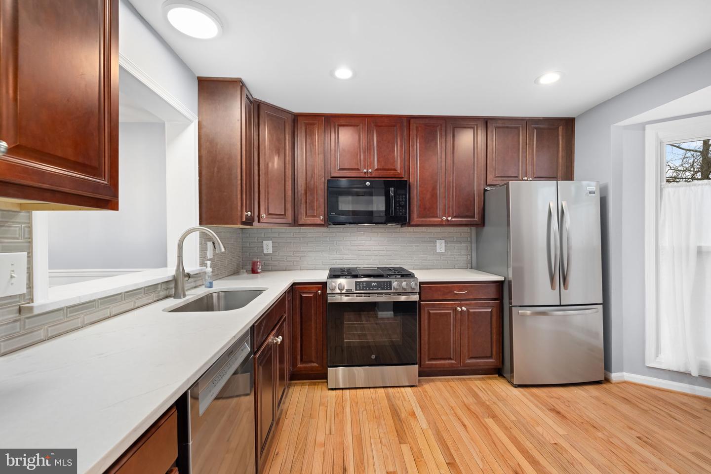 43861 LABURNUM SQ, ASHBURN, Virginia 20147, 3 Bedrooms Bedrooms, ,3 BathroomsBathrooms,Residential,For sale,43861 LABURNUM SQ,VALO2112612 MLS # VALO2112612