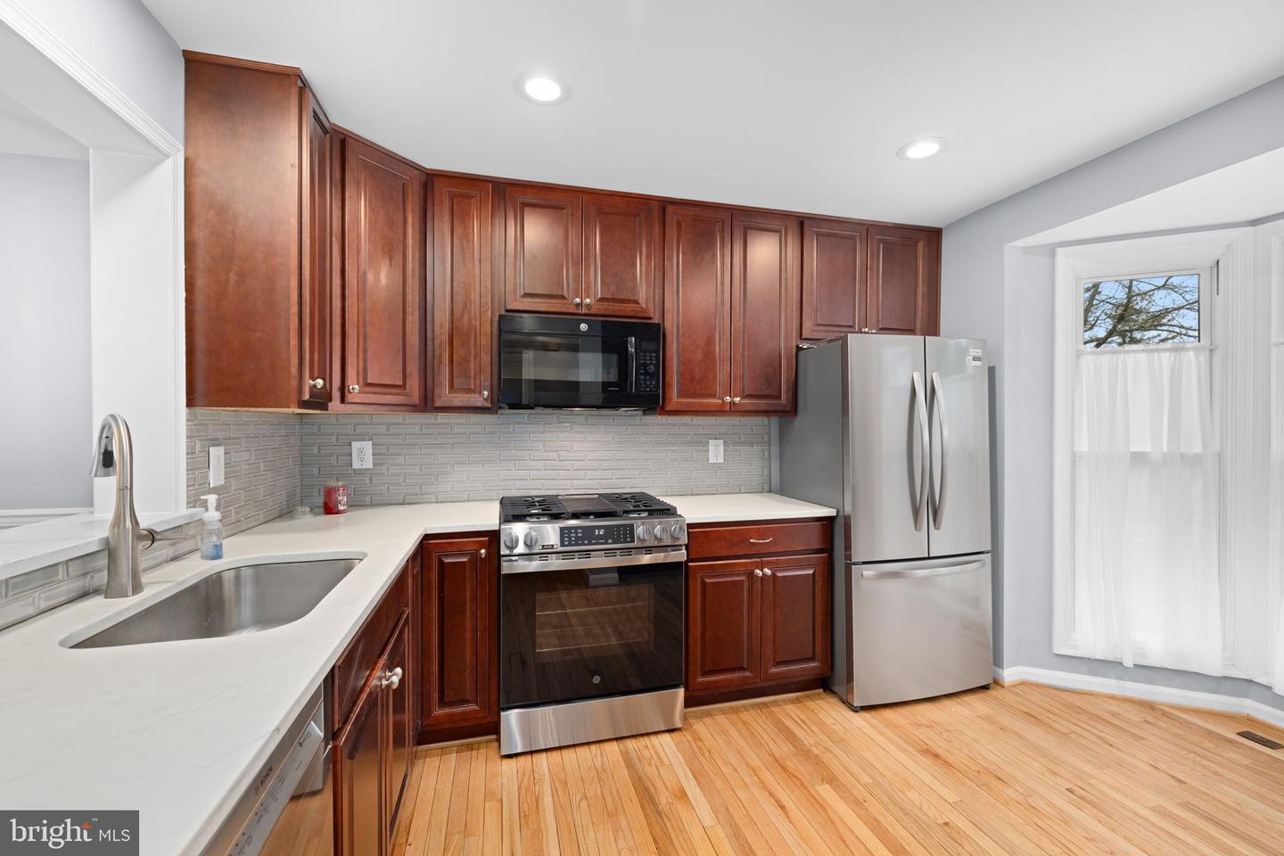 43861 LABURNUM SQ, ASHBURN, Virginia 20147, 3 Bedrooms Bedrooms, ,3 BathroomsBathrooms,Residential,For sale,43861 LABURNUM SQ,VALO2112612 MLS # VALO2112612