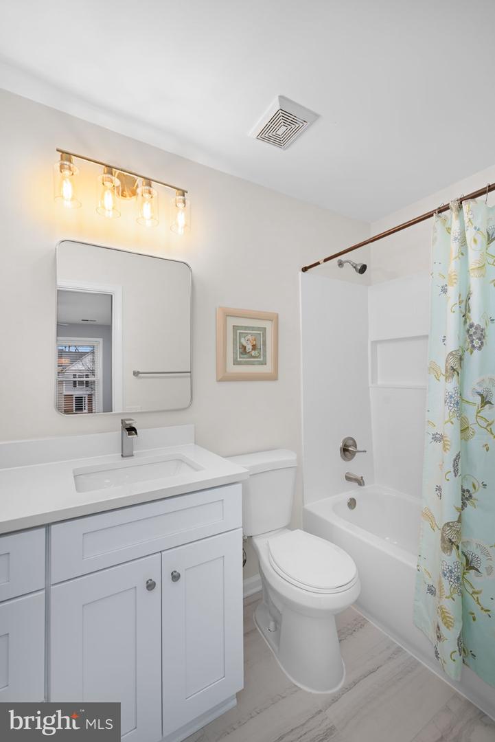 43861 LABURNUM SQ, ASHBURN, Virginia 20147, 3 Bedrooms Bedrooms, ,3 BathroomsBathrooms,Residential,For sale,43861 LABURNUM SQ,VALO2112612 MLS # VALO2112612