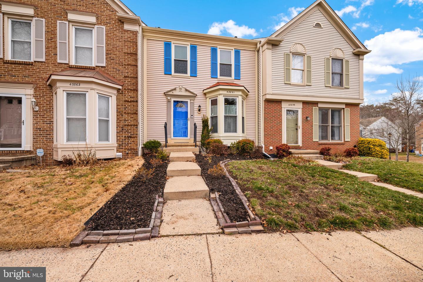 43861 LABURNUM SQ, ASHBURN, Virginia 20147, 3 Bedrooms Bedrooms, ,3 BathroomsBathrooms,Residential,For sale,43861 LABURNUM SQ,VALO2112612 MLS # VALO2112612