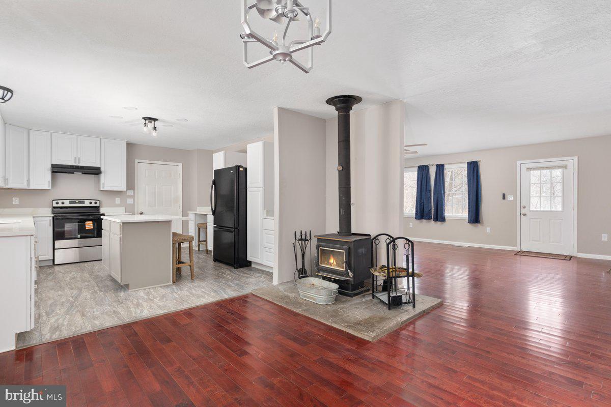 503 POMEROY, FRONT ROYAL, Virginia 22630, 3 Bedrooms Bedrooms, ,2 BathroomsBathrooms,Residential,For sale,503 POMEROY,VAWR2012990 MLS # VAWR2012990