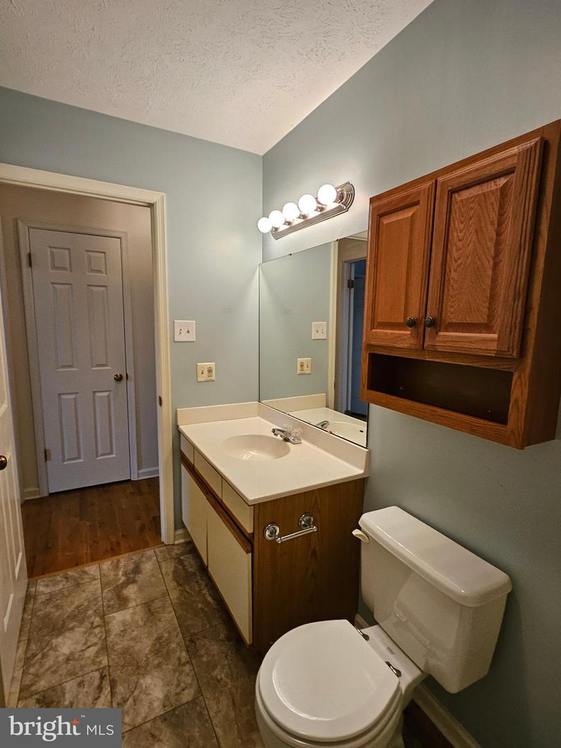 403 TUDOR DR, WINCHESTER, Virginia 22603, 2 Bedrooms Bedrooms, 6 Rooms Rooms,1 BathroomBathrooms,Residential,For sale,403 TUDOR DR,VAFV2038568 MLS # VAFV2038568