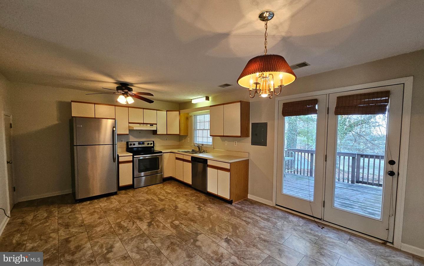 403 TUDOR DR, WINCHESTER, Virginia 22603, 2 Bedrooms Bedrooms, 6 Rooms Rooms,1 BathroomBathrooms,Residential,For sale,403 TUDOR DR,VAFV2038568 MLS # VAFV2038568