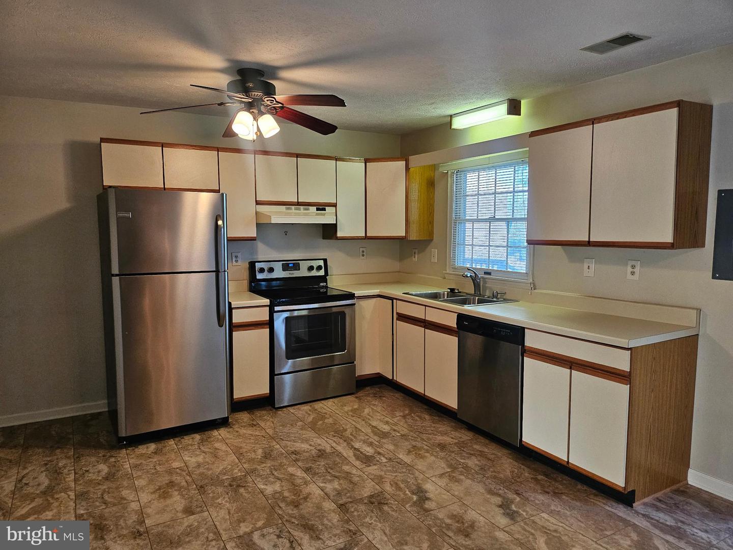 403 TUDOR DR, WINCHESTER, Virginia 22603, 2 Bedrooms Bedrooms, 6 Rooms Rooms,1 BathroomBathrooms,Residential,For sale,403 TUDOR DR,VAFV2038568 MLS # VAFV2038568