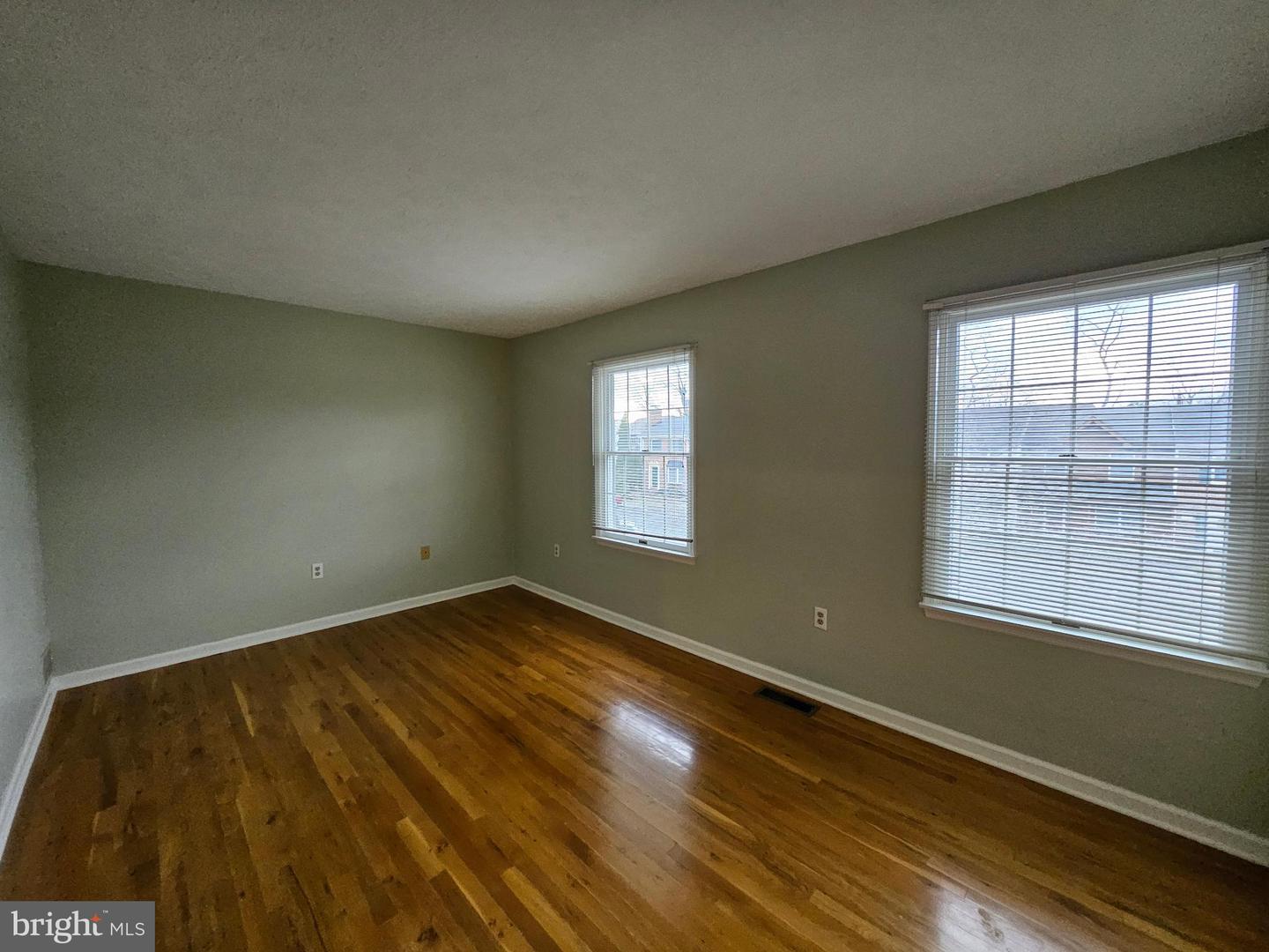 403 TUDOR DR, WINCHESTER, Virginia 22603, 2 Bedrooms Bedrooms, 6 Rooms Rooms,1 BathroomBathrooms,Residential,For sale,403 TUDOR DR,VAFV2038568 MLS # VAFV2038568