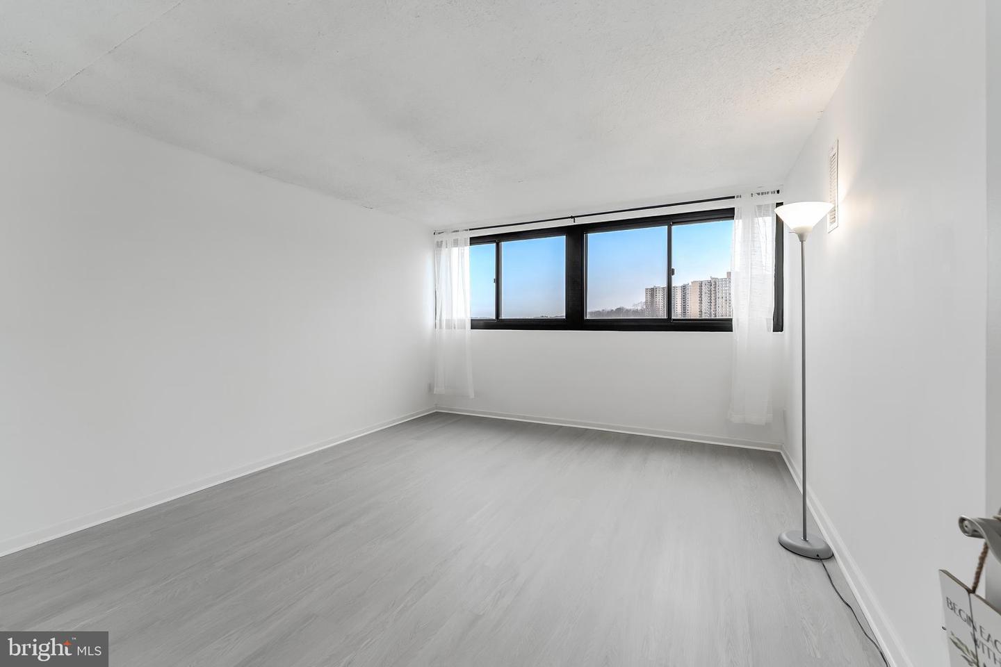 5911 EDSALL RD #708, ALEXANDRIA, Virginia 22304, 1 Bedroom Bedrooms, ,1 BathroomBathrooms,Residential,For sale,5911 EDSALL RD #708,VAAX2052636 MLS # VAAX2052636