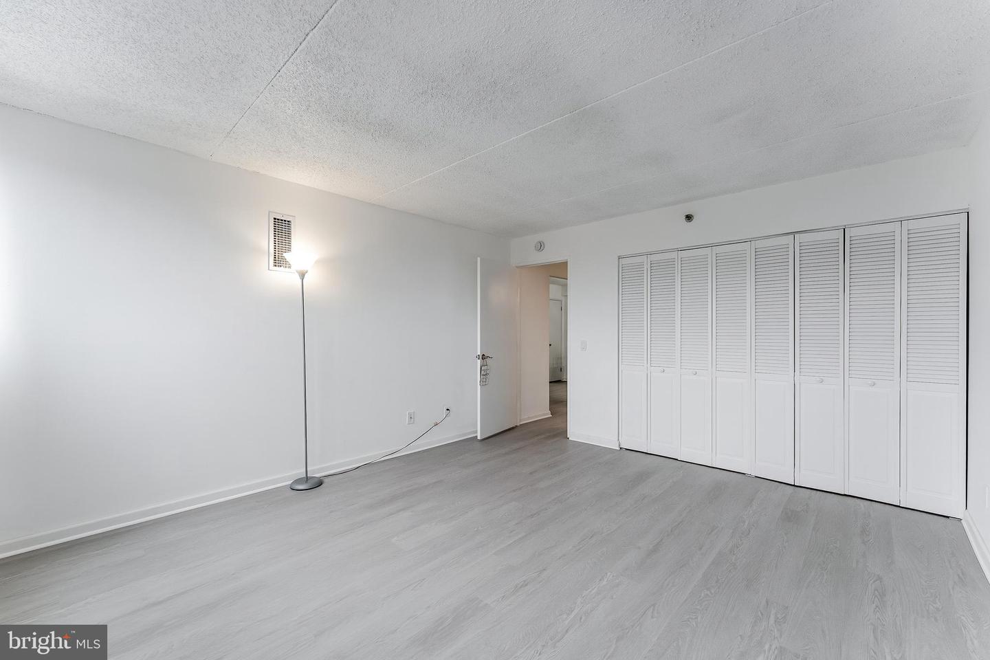 5911 EDSALL RD #708, ALEXANDRIA, Virginia 22304, 1 Bedroom Bedrooms, ,1 BathroomBathrooms,Residential,For sale,5911 EDSALL RD #708,VAAX2052636 MLS # VAAX2052636