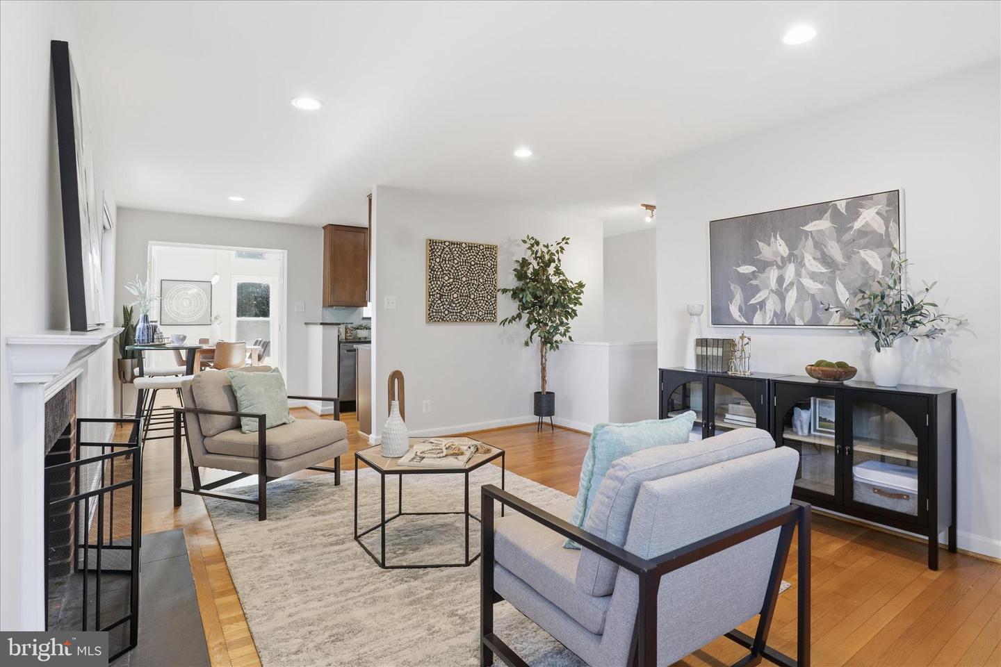 7013 KENFIG PL, FALLS CHURCH, Virginia 22042, 5 Bedrooms Bedrooms, 12 Rooms Rooms,2 BathroomsBathrooms,Residential,For sale,7013 KENFIG PL,VAFX2283352 MLS # VAFX2283352