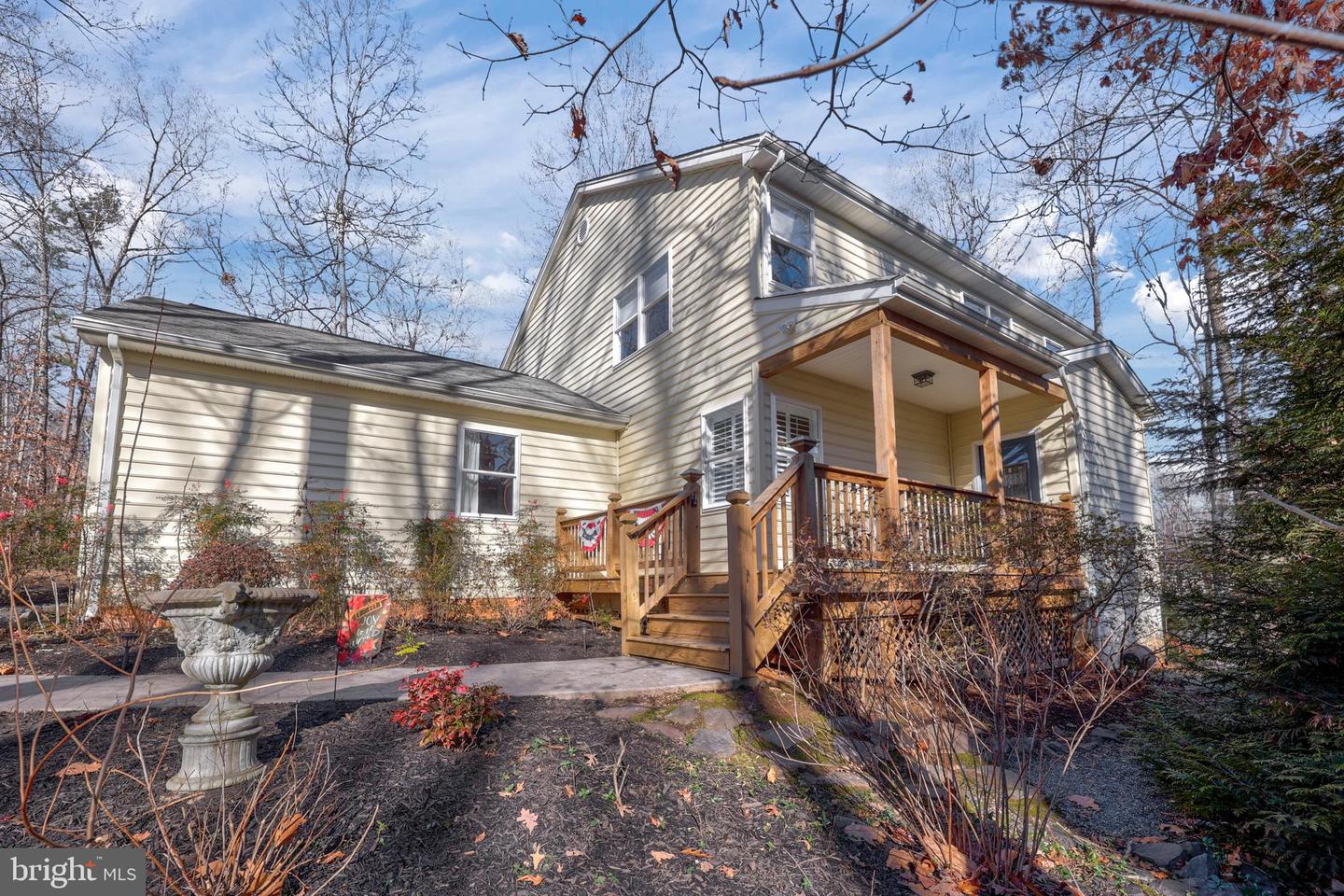 103 WINDY LN, LOCUST GROVE, Virginia 22508, 3 Bedrooms Bedrooms, 7 Rooms Rooms,2 BathroomsBathrooms,Residential,For sale,103 WINDY LN,VAOR2013024 MLS # VAOR2013024