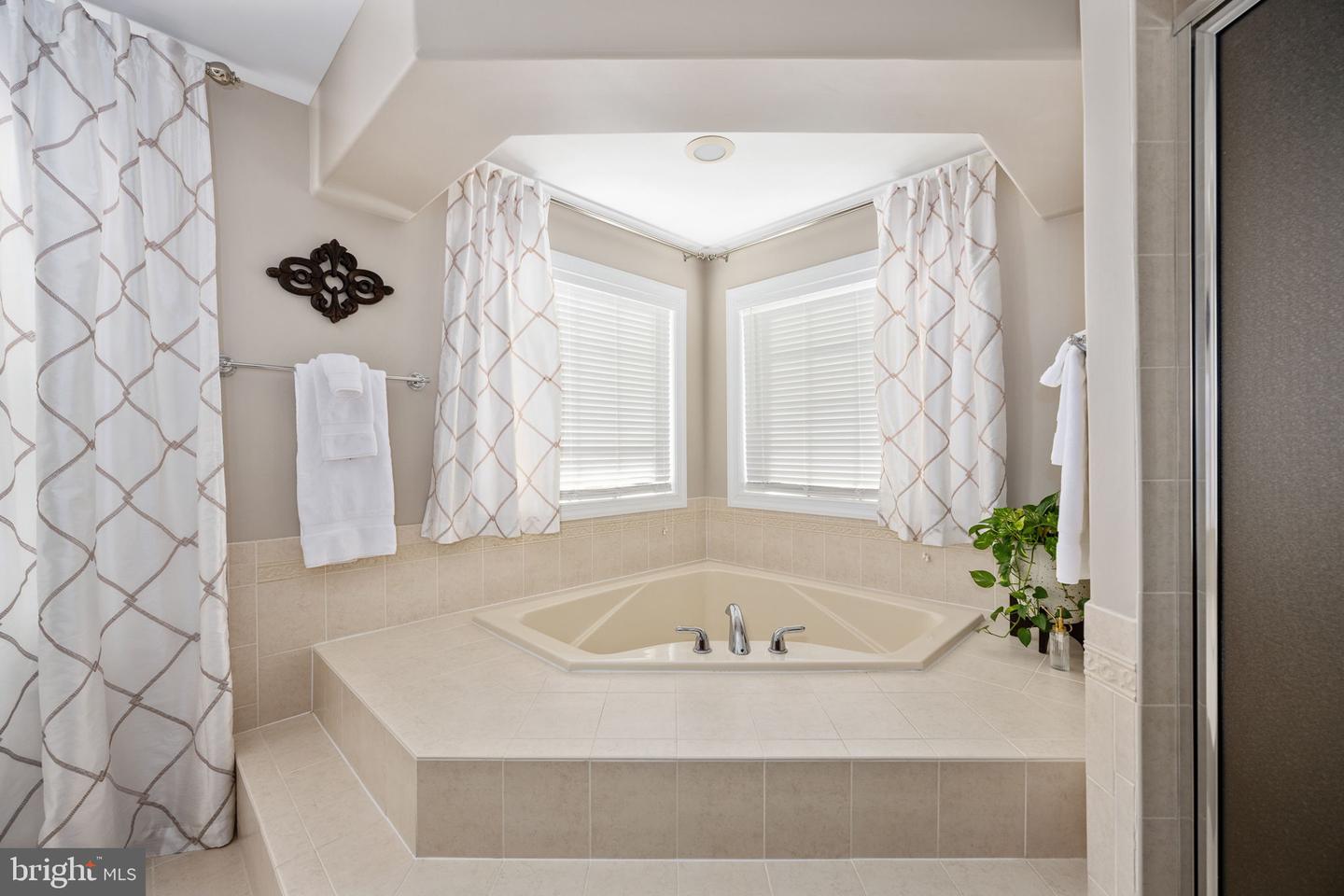 47 EASTER DR, STAFFORD, Virginia 22554, 5 Bedrooms Bedrooms, ,4 BathroomsBathrooms,Residential,For sale,47 EASTER DR,VAST2044862 MLS # VAST2044862