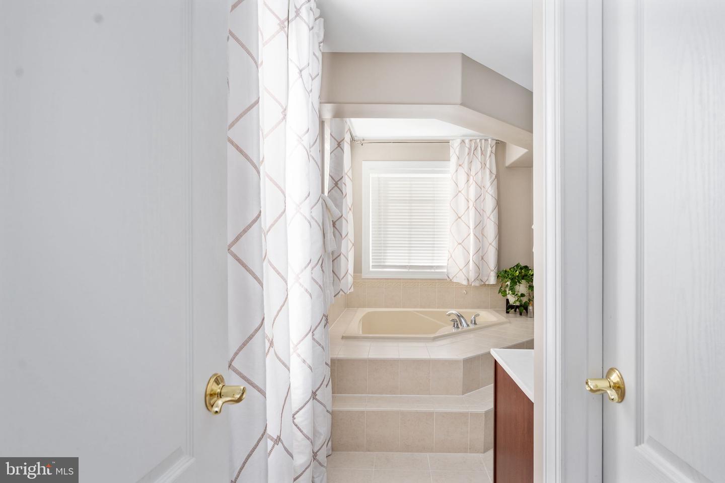 47 EASTER DR, STAFFORD, Virginia 22554, 5 Bedrooms Bedrooms, ,4 BathroomsBathrooms,Residential,For sale,47 EASTER DR,VAST2044862 MLS # VAST2044862