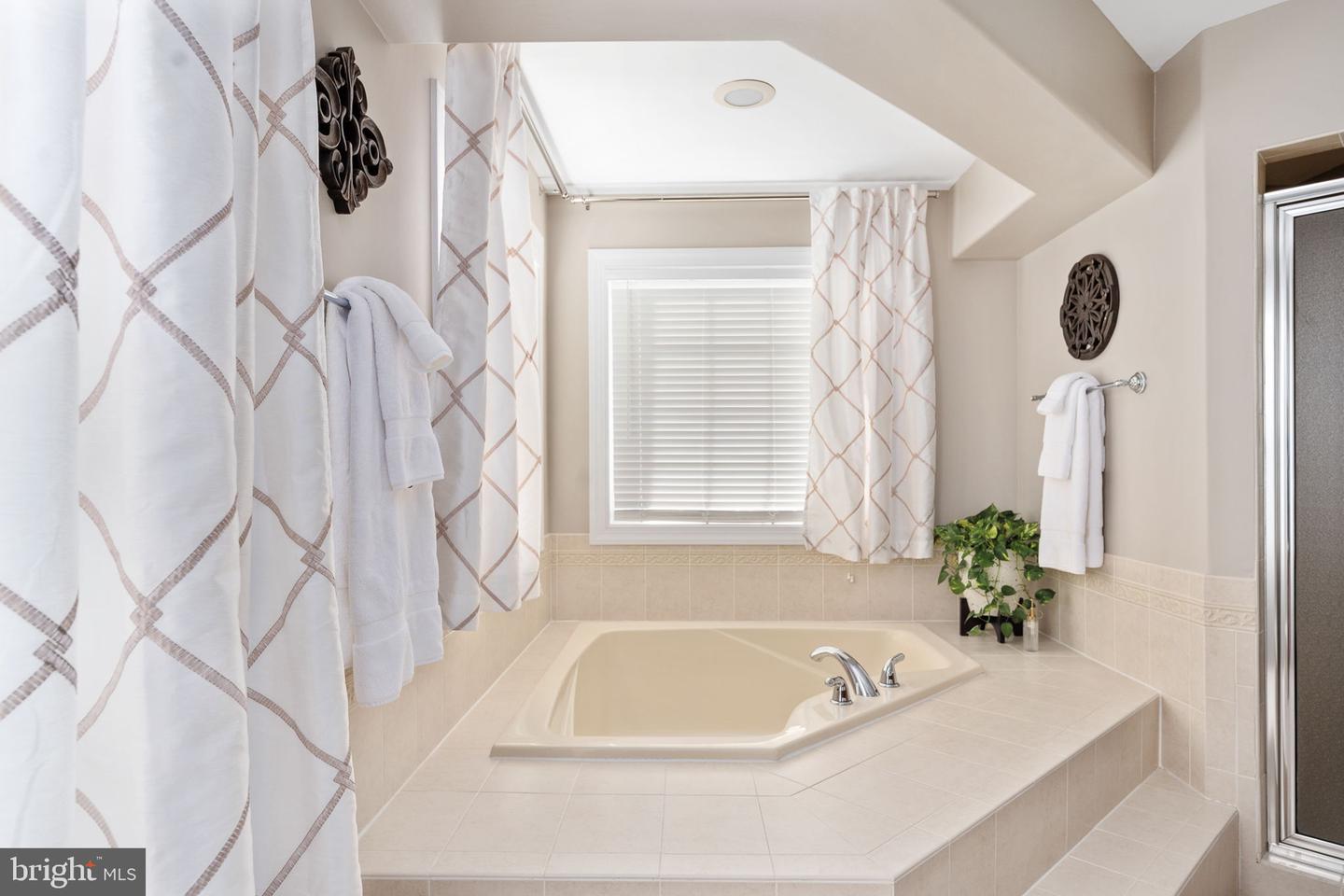 47 EASTER DR, STAFFORD, Virginia 22554, 5 Bedrooms Bedrooms, ,4 BathroomsBathrooms,Residential,For sale,47 EASTER DR,VAST2044862 MLS # VAST2044862